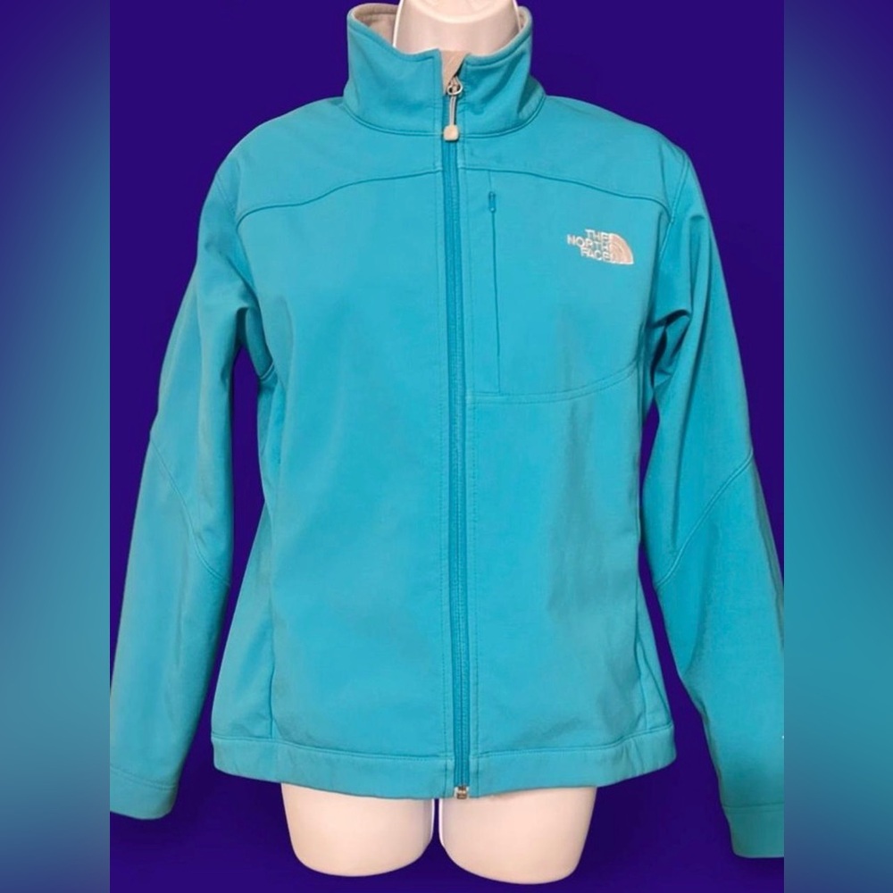 SOLD- The North Face Women’s Apex Bionic Full Zip Softshell Windbreaker